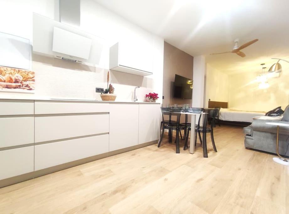 Oasis Suites Fernando IV Séville Extérieur photo
